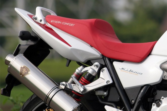 CB1300用シート、レッドレザータイプ